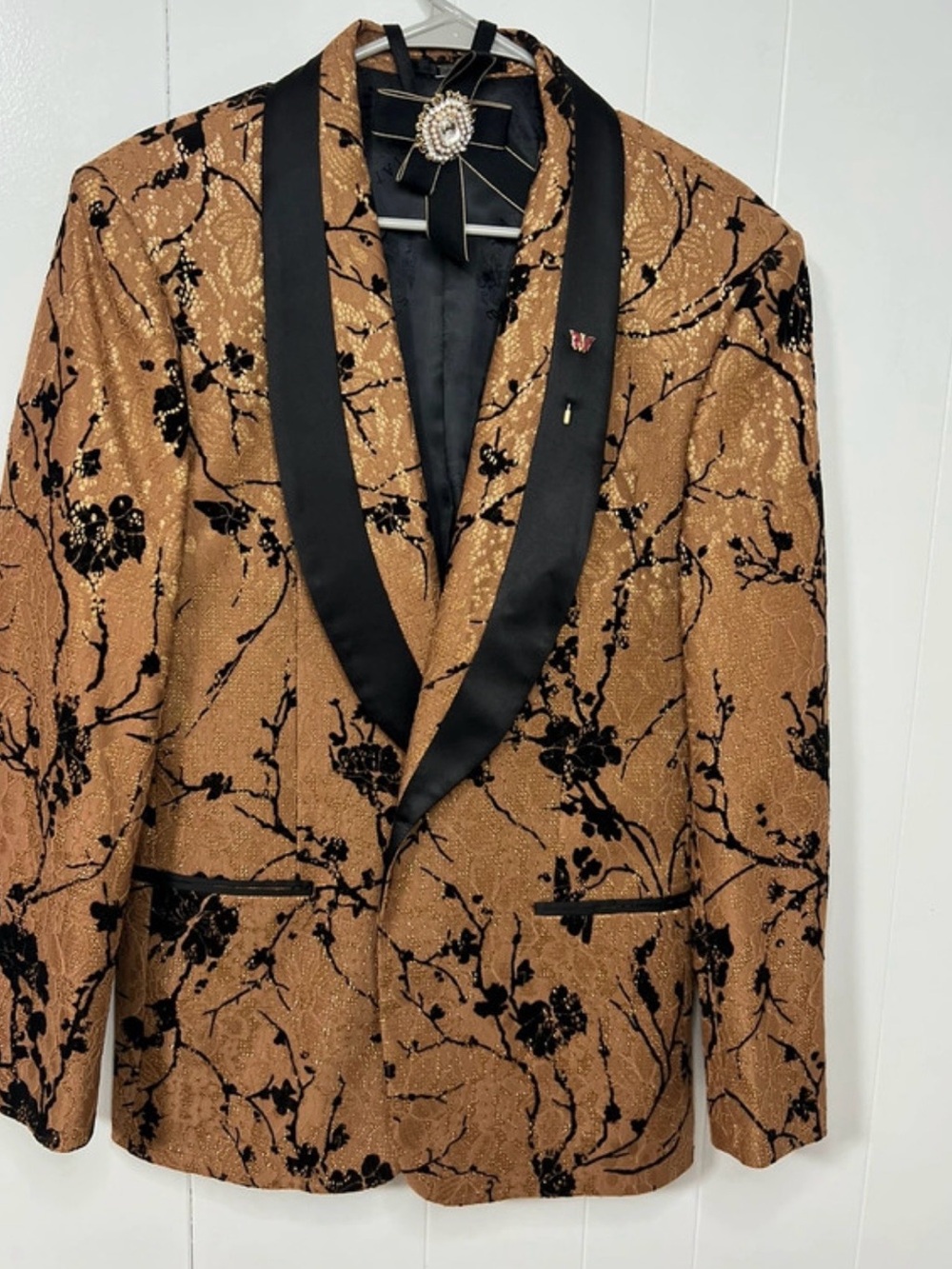 STATE Tan and Black Floral Velvet Burnout Tuxedo Jacket